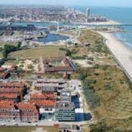 Hedendaags, Verzorgd Appartement Op Unieke Locatie オステンド エクステリア 写真