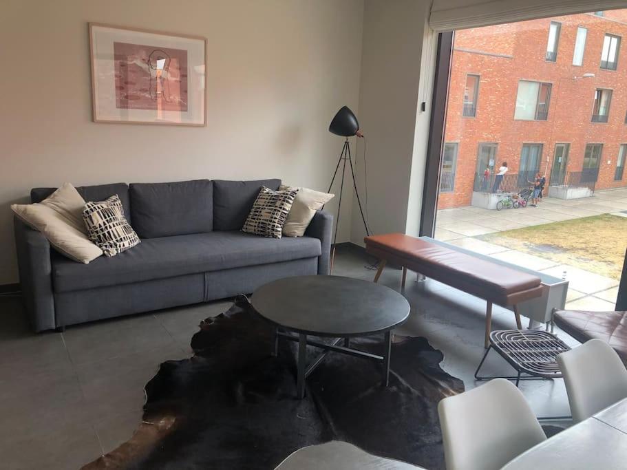 Hedendaags, Verzorgd Appartement Op Unieke Locatie オステンド エクステリア 写真